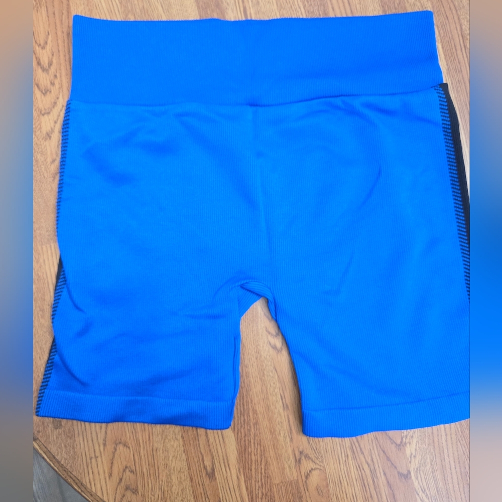 Sports Illustrated Bike Shorts Size Large